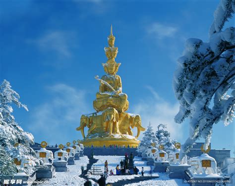 峨眉山金顶，也称华藏寺，是峨眉游山的终点