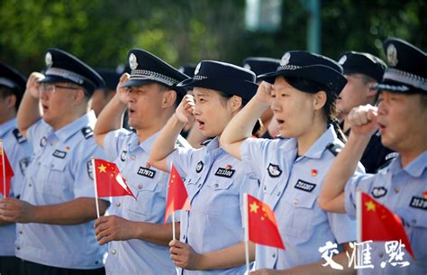 升国旗唱国歌 庆祝新中国成立70周年_新华报业网