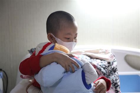 江西一女孩出生后依靠输血续命，如今已输血11年，她仍在等待奇迹
