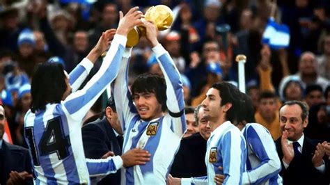 永恒经典！37年前的今天，1986年世界杯1/4决赛……|世界杯|马拉多纳_新浪新闻