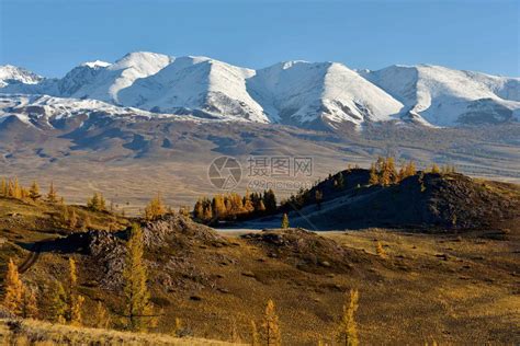 俄罗斯西伯利亚南部阿尔泰山脉高清图片下载-正版图片505288517-摄图网