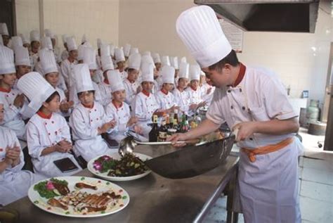 厨师培训速成班哪家好_学厨师_陕西新东方烹饪学校