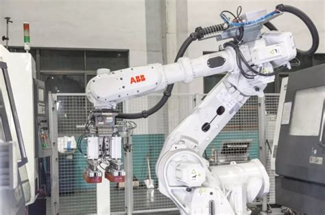 ABB全球首款真正实现人机协作的双臂机器人！YuMi正式推向市场 - 普象网