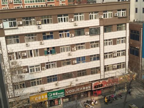 郑州管城回族区发布关于恢复部分居民小区正常生活秩序的通告|界面新闻