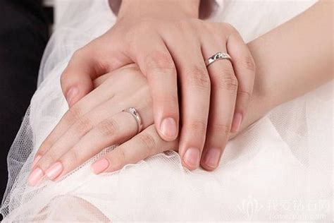 挑选结婚戒指的16条走心建议 – 我爱钻石网官网