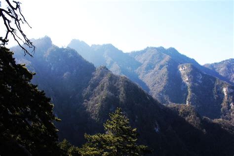 崇山峻岭上的蜿蜒小路风光摄影jpg格式图片下载_熊猫办公