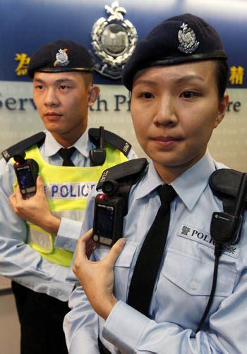 现在的香港警察 的制服和以前一样吗-1844年至今 香港 警察制服