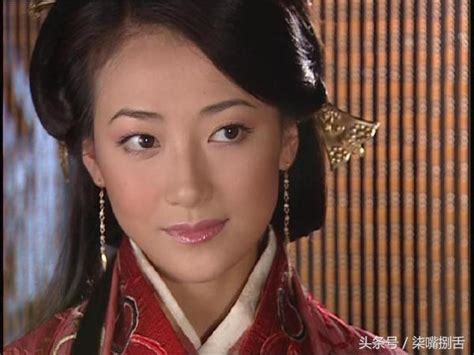39岁的陈紫函，一身旗袍美出了新高度 - 倾城网