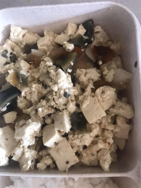 皮蛋豆腐的做法_【图解】皮蛋豆腐怎么做如何做好吃_皮蛋豆腐家常做法大全_小黠大痴_豆果美食