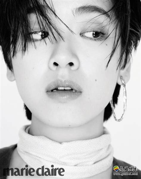 李珠英最近为某杂志最新一期拍摄一组黑白风格的时装照，体现出别样魅力-新闻资讯-高贝娱乐