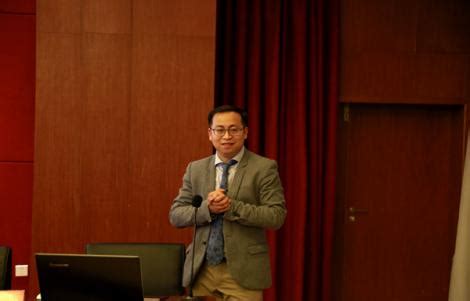 广西大学教授彭彪林来我校讲学-景德镇陶瓷大学材料科学与工程学院