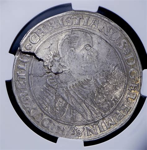 Ефимок с признаком 1655 года на талере 1579 года - лот №2 - Аукцион №113