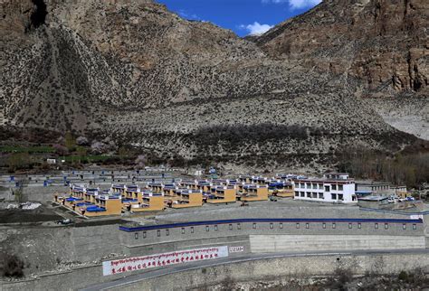 洛卓沃龙寺位于西藏山南洛扎县色乡……
