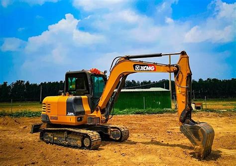 热烈祝贺泰安王老板购买现代275挖掘机一台！-骏大机械广场
