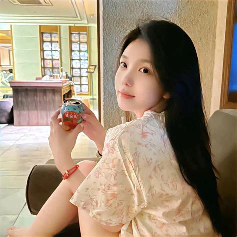 非主流女神恩希头像