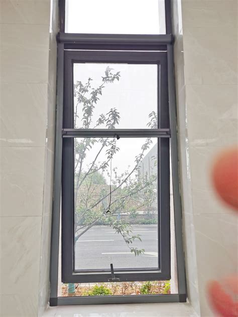 老式铝合金窗更换纱窗,嵌入式纱窗怎么安装,左右推拉窗纱窗的安装_大山谷图库