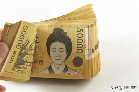 一叠钞票的韩元图片免费下载_PNG素材_编号14ni8ggqr_图精灵