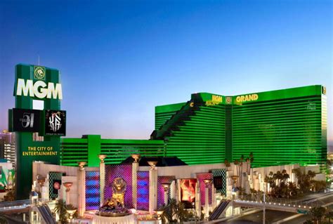 中国第一大赌场：面积98万平方米全球第一，附属酒店最低1千一晚 - 知乎