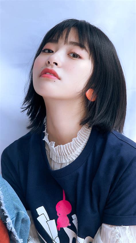 沈月图片