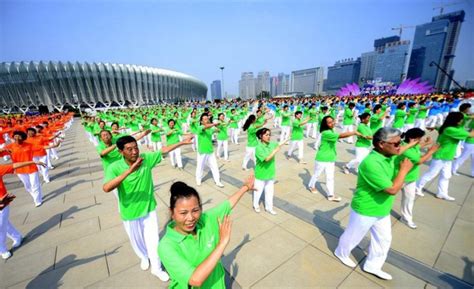 全国农民广场舞（健身操舞）大赛在吉林长春举办