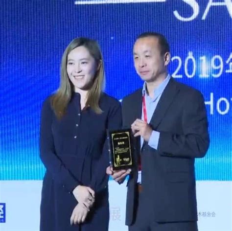中国管理界权威奖项！拉姆·查兰管理实践奖颁奖典礼在三亚举行|创新创业|自贸区_新浪新闻