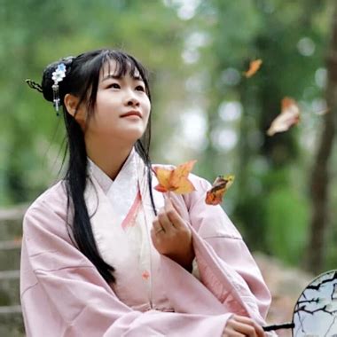 正脸头像古风女生真人版