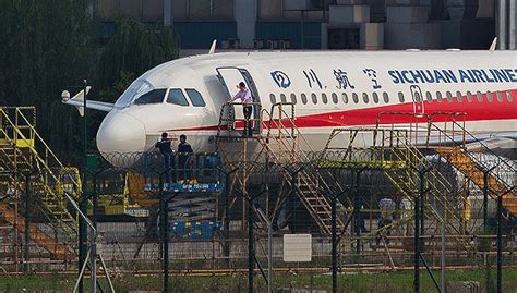 四川航空3U8633航班在事故发生34分钟后，安全降落在四川双流机场_腾讯视频