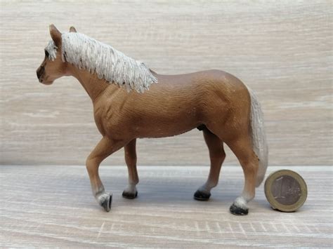 Schleich 13618 Palomino Stallion - Toy Animal Wiki