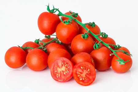 红番茄和新鲜番茄的说明宏观红色植物绿色食物白色叶子蔬菜高清图片下载-正版图片320634704-摄图网