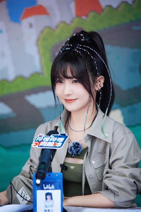 赖美云图片