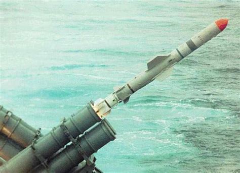 美国在波斯湾连射数枚导弹，舰队划出绝对禁区，伊朗军舰全部击沉_手机新浪网