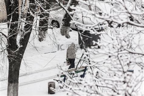 唯美白雪皑皑大雪节气风景4插画图片-千库网