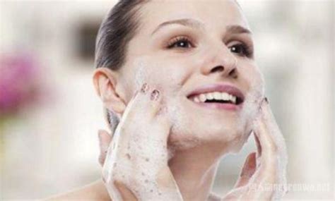 洗脸的正确方法 日常生活中怎么洗脸才是对的_伊秀美容网|yxlady.com