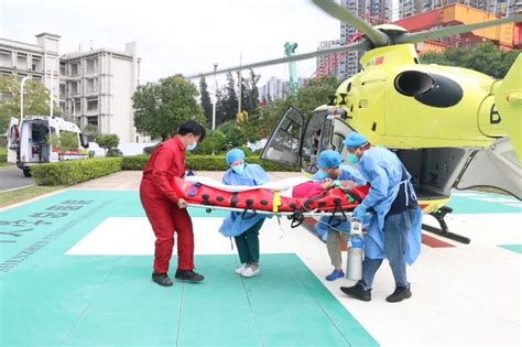 全国首例！5G+直升机转运救护九旬患者 深圳开启5G+航空医疗救援新模式