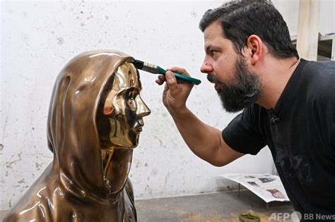 比特币之父中本聪雕像在匈牙利揭幕 神秘抽象派艺术风_3DM单机