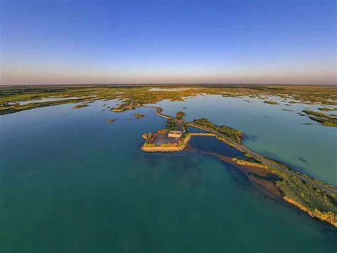 和田墨玉县4A级景区拉里昆国家湿地公园：“郁金香的湖泊”