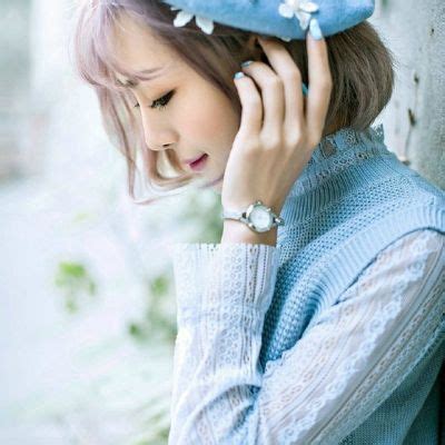 非主流女生微笑头像
