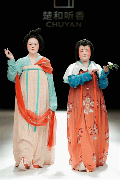 《楚和听香》将“汉服”带进国际时装周，诠释何为“中华文化”