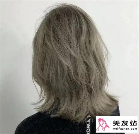 青木亚麻灰和闷青灰有什么区别 两者在灰度和绿调上有明显的不同_染发发型 - 美发站