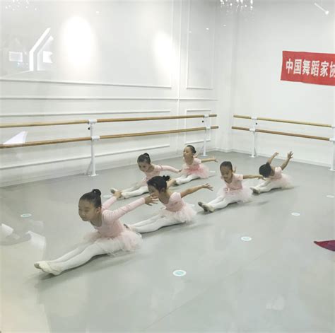 3-6岁舞蹈基本功训练方法（中国舞各年龄阶段基本动作教学）-秒懂财税