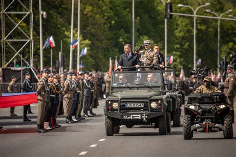 波兰纠集北约多国举行盛大阅兵纪念加入北约20年_央广网