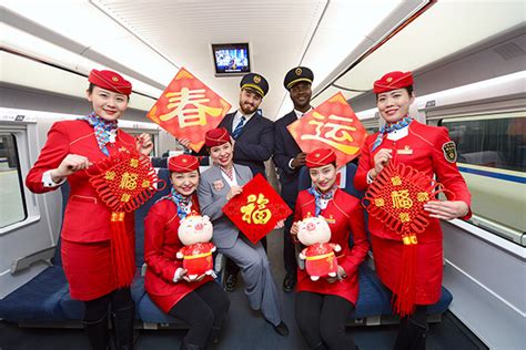 西成高铁上来了“洋班组” ：每周志愿服务旅客两三个小时_直击现场_澎湃新闻-The Paper