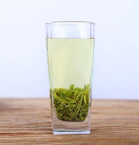 喝绿茶的最佳季节 - 昵茶网