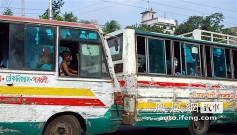 印度破到极致公交车还超载_汽车频道_凤凰网