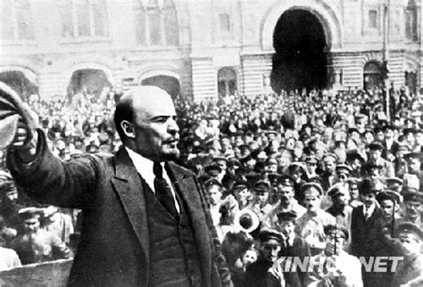 列宁领导俄国人民取得十月革命的胜利，缔造了第一个社会主义国家_伟大的革命伉俪列宁与克鲁普斯卡娅