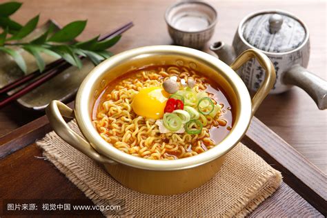 【正宗韩国拉面吃法的做法步骤图，怎么做好吃】vita小菜_下厨房