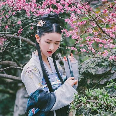 一朵古风小花朵头像女生