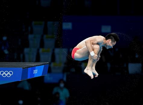 第38金！曹缘夺得跳水男子10米台金牌 - 国内动态 - 华声新闻 - 华声在线