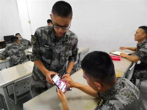 小小手机 为何成为军队管理大难题_手机新浪网
