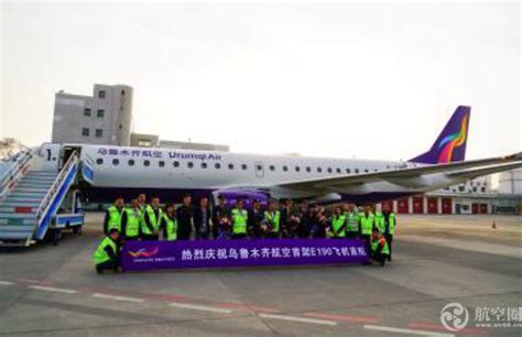 飞机在郑州机场降落后 发现轮子掉了_新浪图片